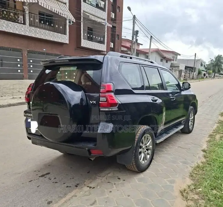 Toyota Land Cruiser Prado 2021 Noir