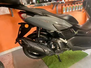 Neuf Yamaha NMAX 155 2022 Gris