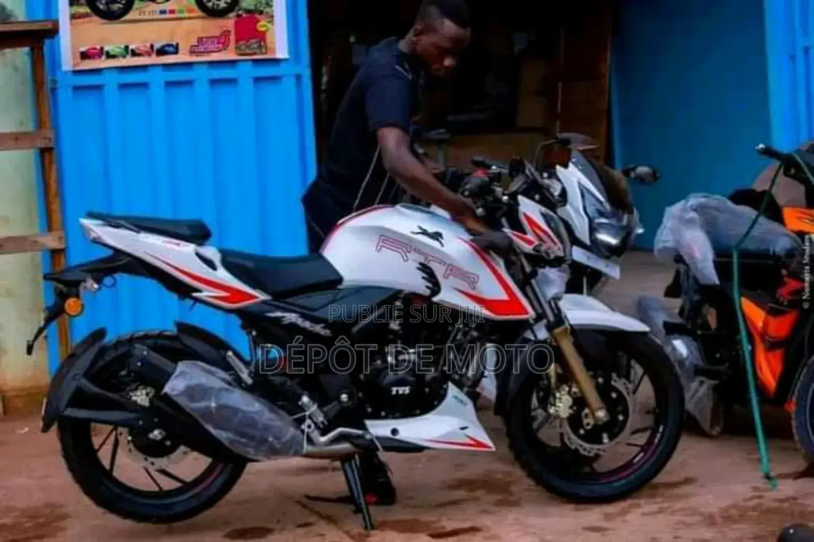 Neuf TVS Apache 180 RTR 2022 Blanc
