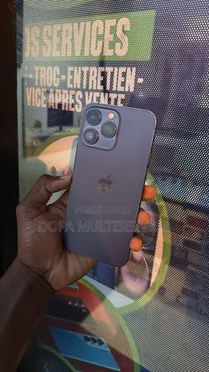 Photo - New Pomme iPhone 14 Pro Max 128 GB Noir
