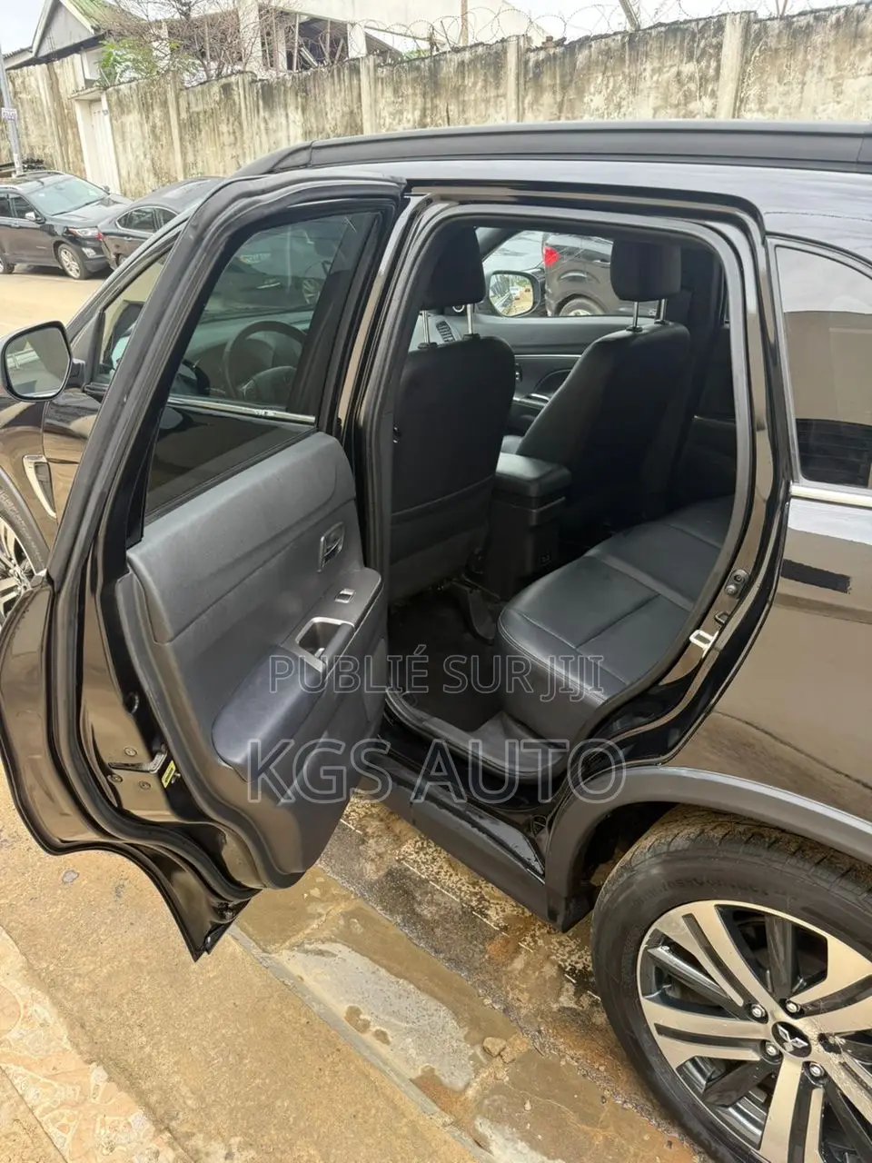 Mitsubishi RVR 2023 Noir