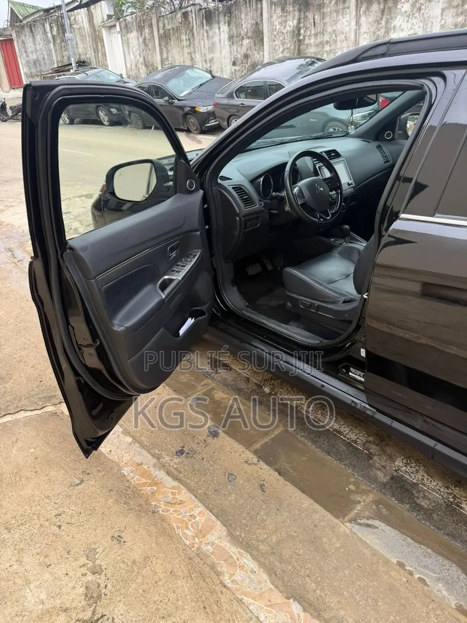 Mitsubishi RVR 2023 Noir