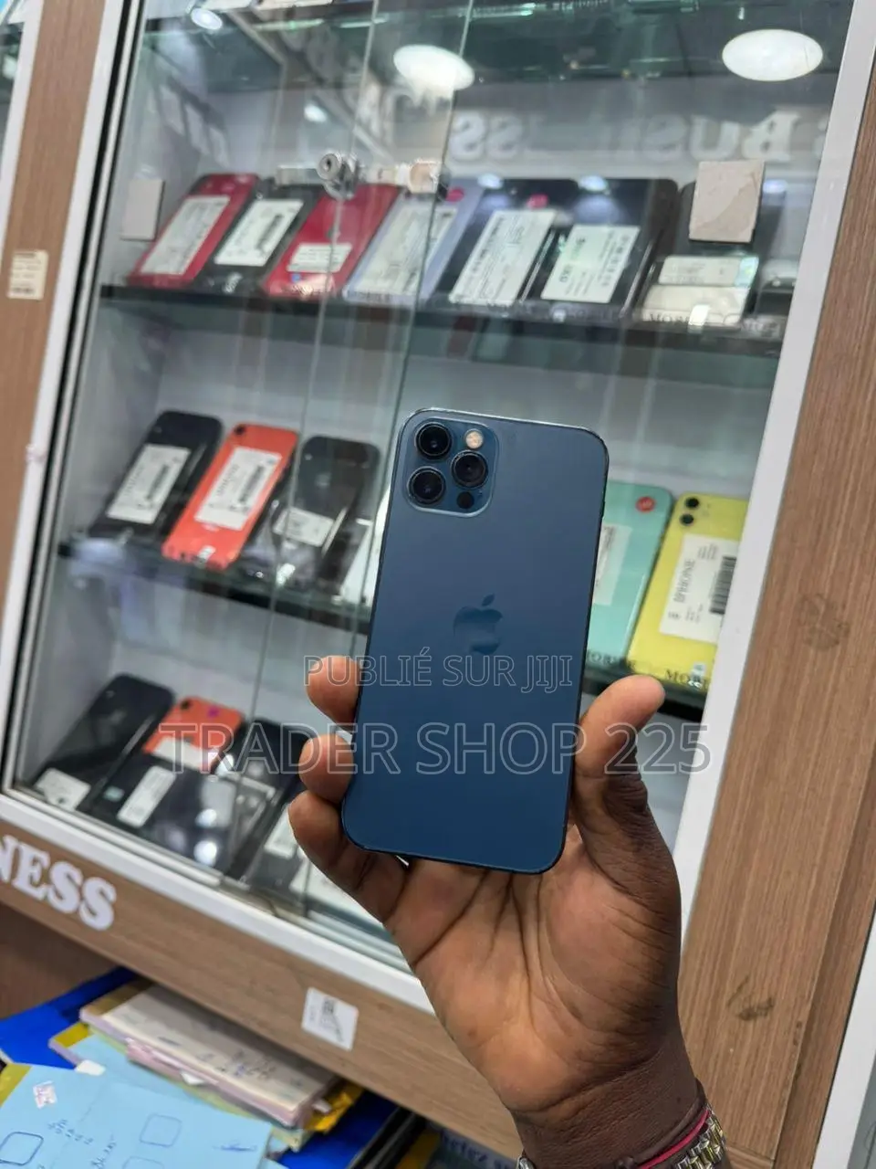 New Pomme iPhone 12 Pro 128 GB Bleu