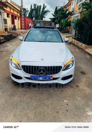 Photo - Mercedes-Benz C300 2016 Blanc