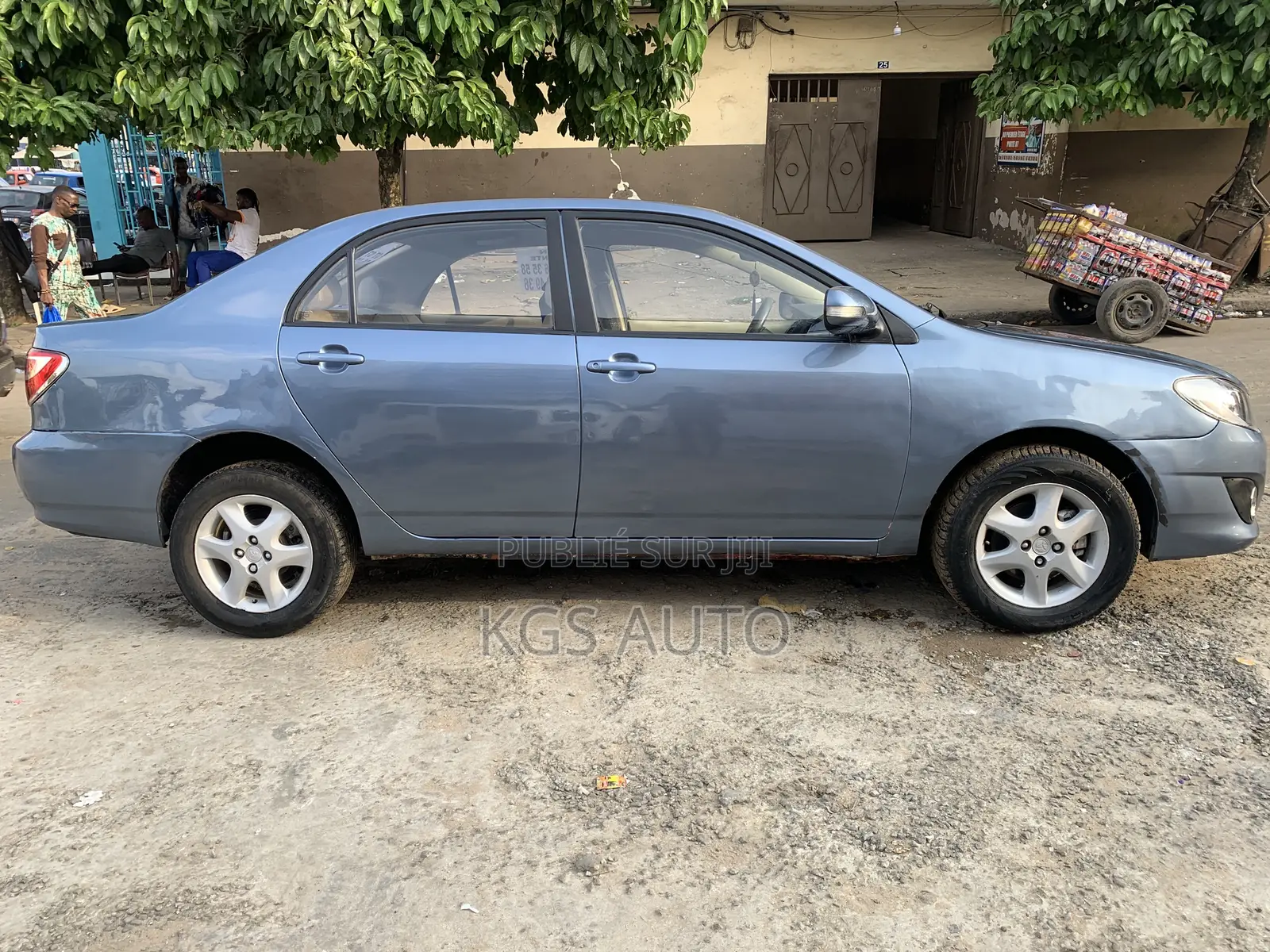 Toyota Corolla L 4dr Sedan (1.8L 4cyl CVT) 2017 Bleu