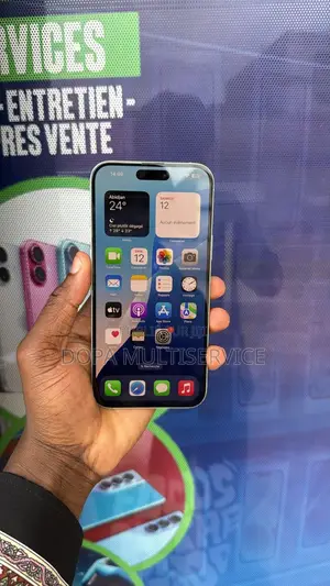 Photo - New Pomme iPhone 15 Plus 128 GB Blanc