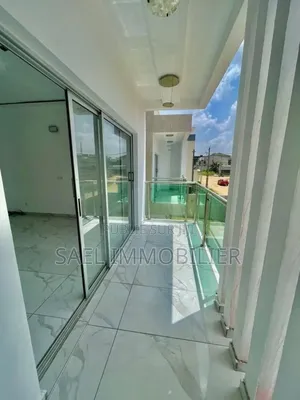 4chbre Villa dans Sael Immobilier, Cocody à Louer