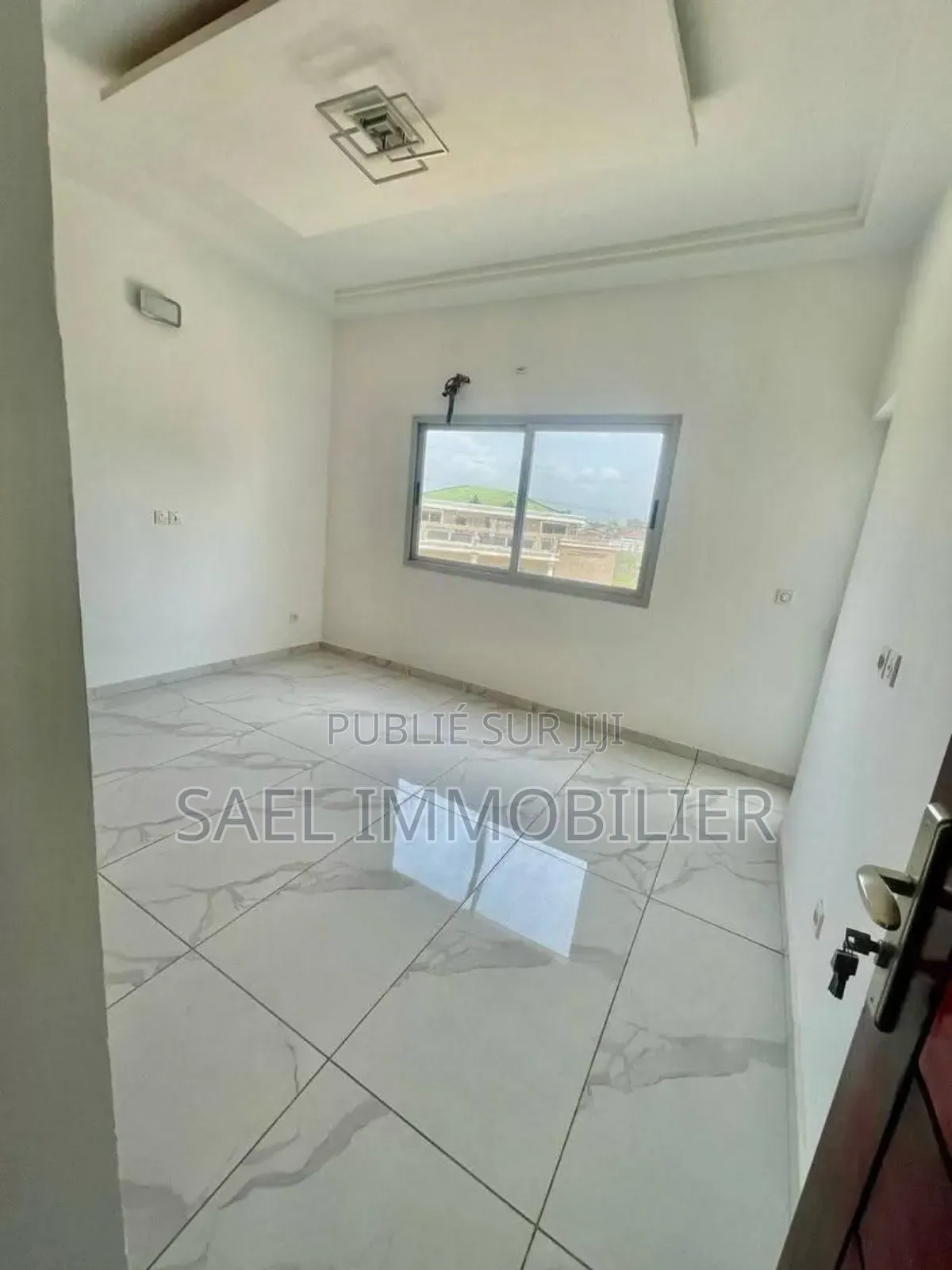 4chbre Villa dans Sael Immobilier, Cocody à Louer