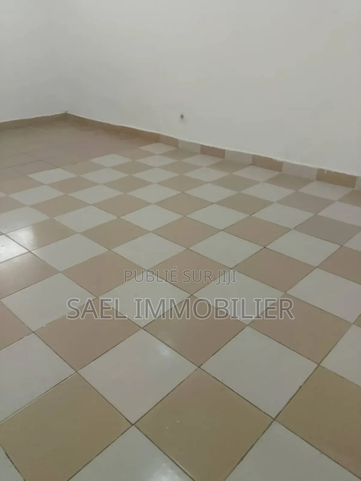 3chbre Villa dans Sael Immobilier, Cocody à Louer