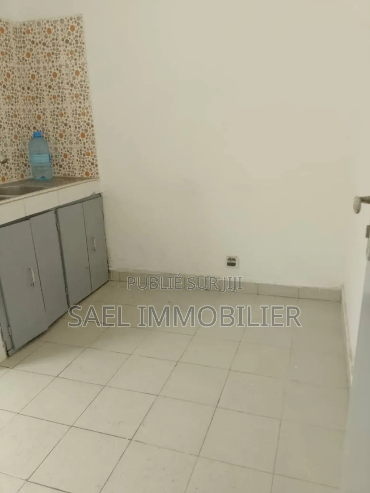 3chbre Villa dans Sael Immobilier, Cocody à Louer