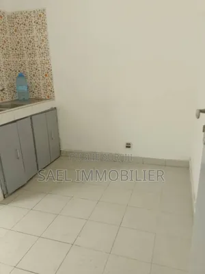 3chbre Villa dans Sael Immobilier, Cocody à Louer