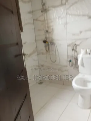 3chbre Villa dans Sael Immobilier, Cocody à Louer