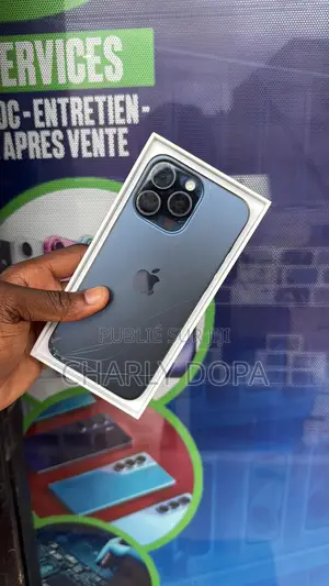 Photo - Apple iPhone 15 Pro Max 256 GB Noir