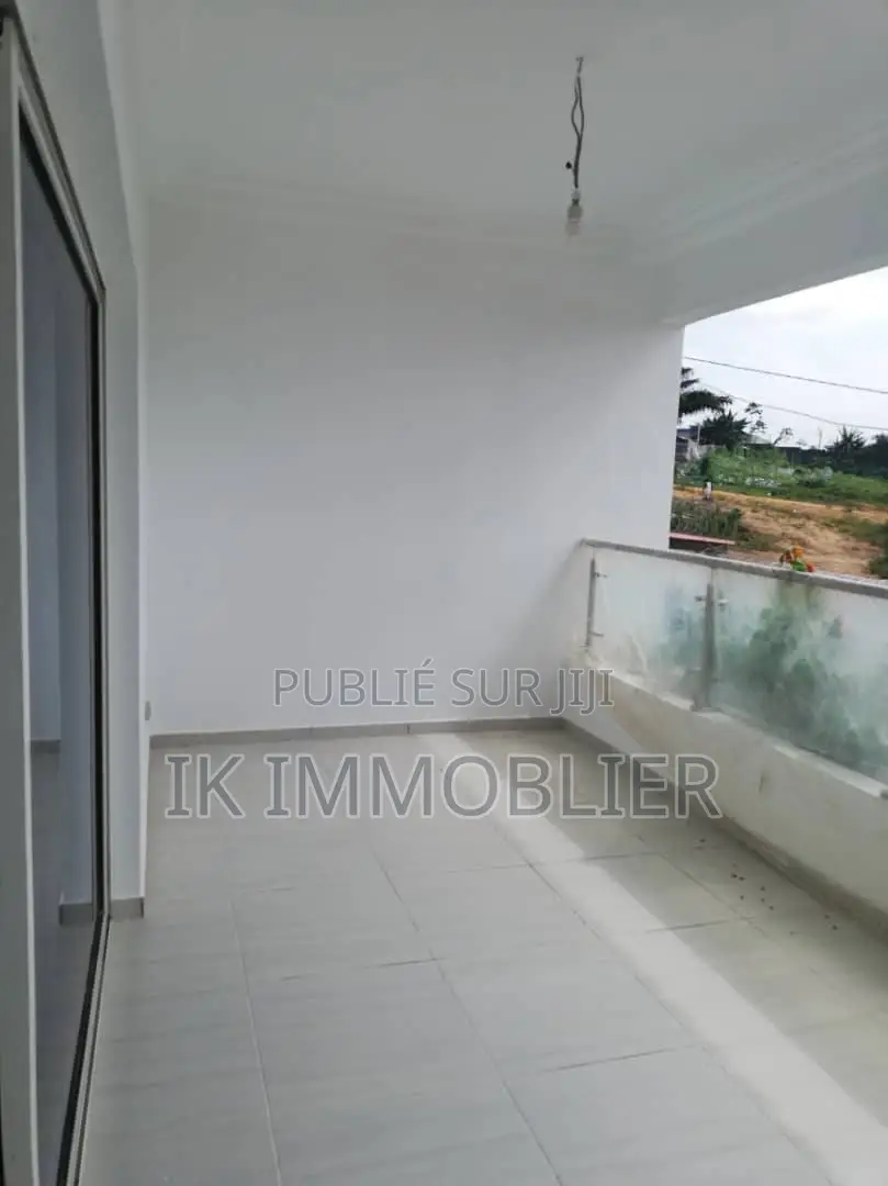 4chbre Villa dans Ik Immobilier, Cocody à Vendre
