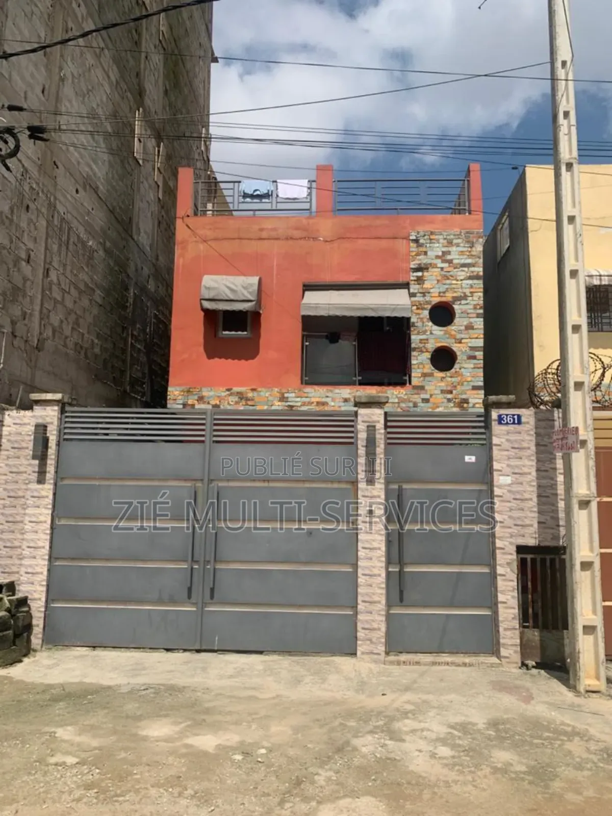 Furnished 5chbre Duplex dans Zié Multi-Service, Cocody à Vendre