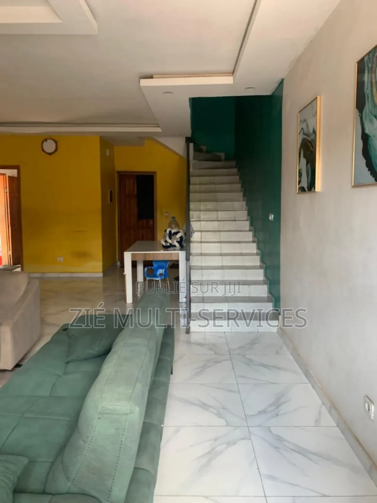 Furnished 5chbre Duplex dans Zié Multi-Service, Cocody à Vendre