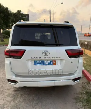 Toyota Land Cruiser Prado 4.0 2022 Blanc cassé