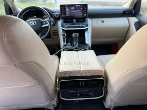 Toyota Land Cruiser Prado 4.0 2022 Blanc cassé