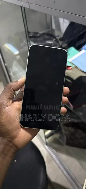 Photo - Pomme iPhone 15 Plus 128 GB Vert