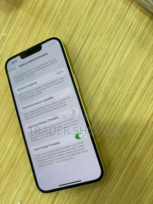 New Pomme iPhone 14 256 GB Jaune