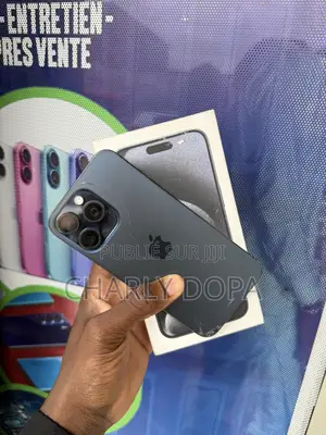 Photo - Apple iPhone 15 Pro Max 256 GB Noir