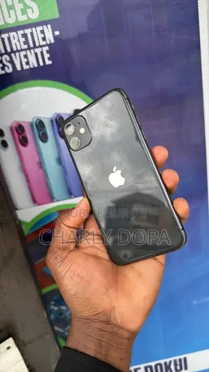 Photo - Pomme iPhone 11 128 GB Noir
