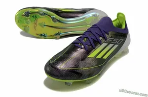 Photo - Chaussures À Crampons Adidas