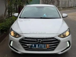 Photo - Hyundai Elantra 2017 Blanc