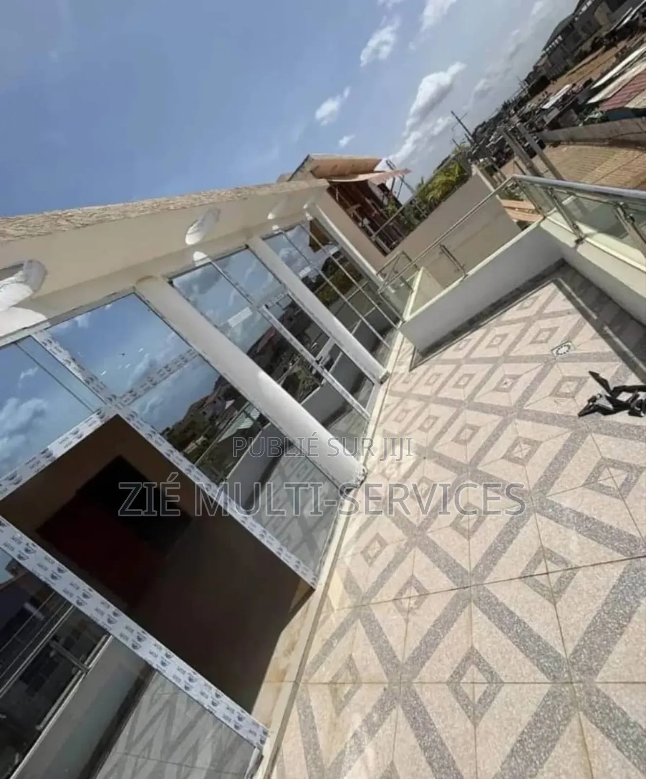 8chbre Duplex dans Zié Multi-Service, Cocody à Vendre