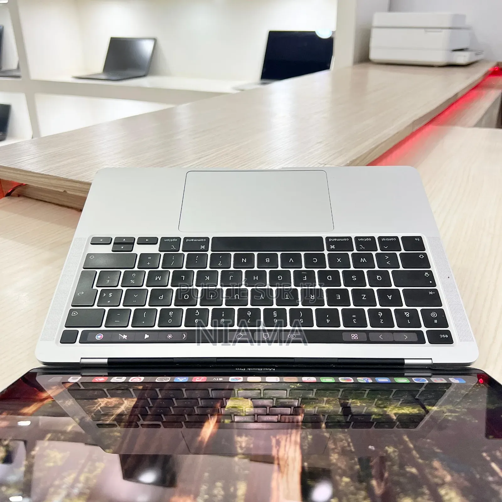 Neuf Apple MacBook Pro 2020 8GB Intel Core I5 SSD 512GB