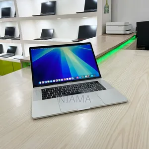 New Pomme MacBook Pro 2018 32GB Intel Core I9 SSD 512GB