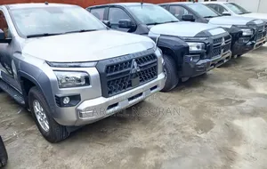 New Mitsubishi L200 2025 Gris