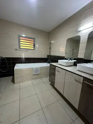 8chbre Duplex dans Ismaël Coulibaly, Cocody à Vendre