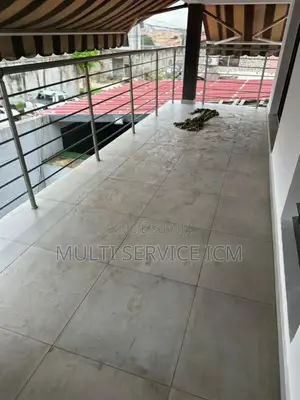 8chbre Duplex dans Ismaël Coulibaly, Cocody à Vendre
