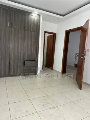 8chbre Duplex dans Ismaël Coulibaly, Cocody à Vendre