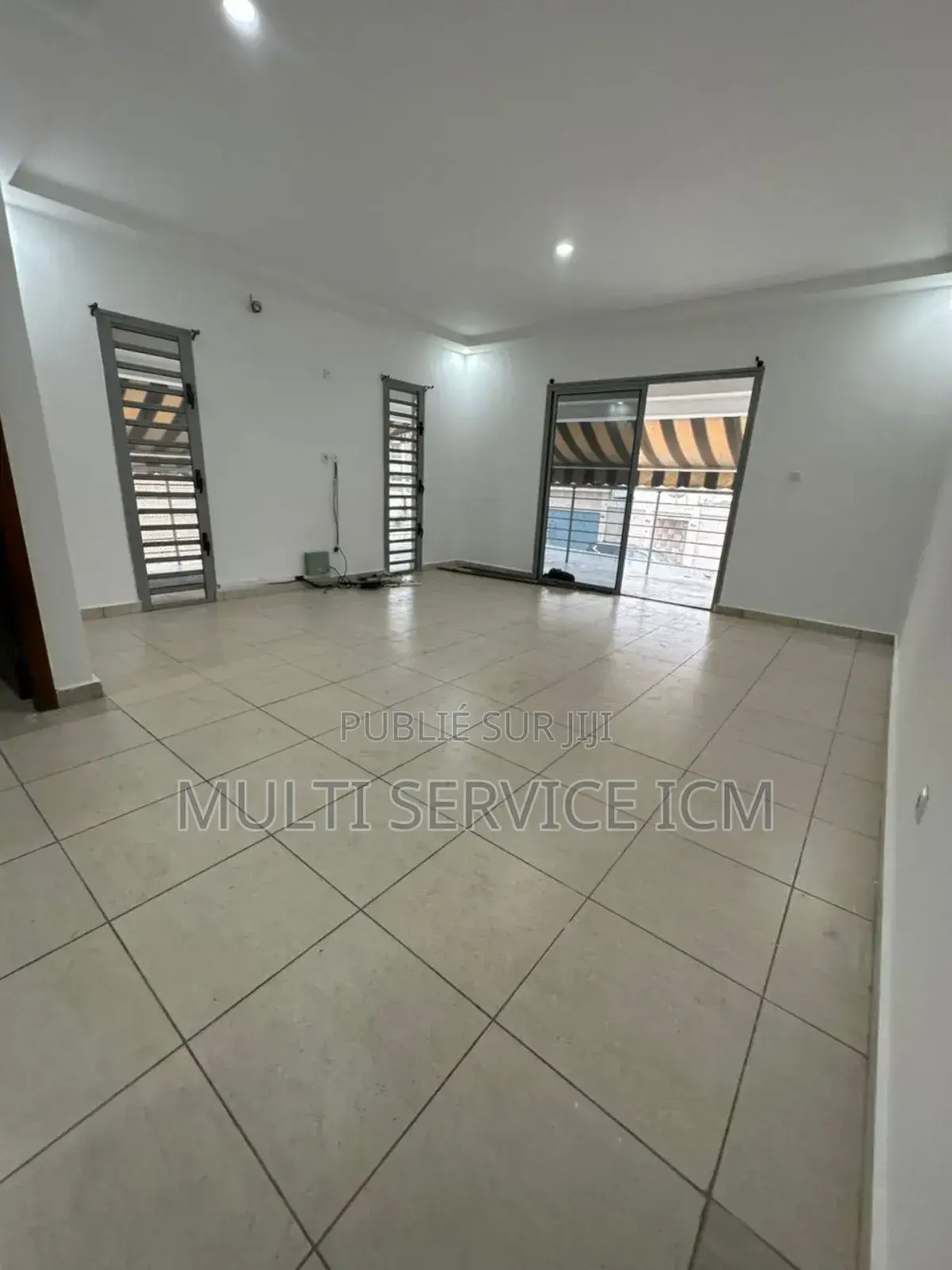 8chbre Duplex dans Ismaël Coulibaly, Cocody à Vendre