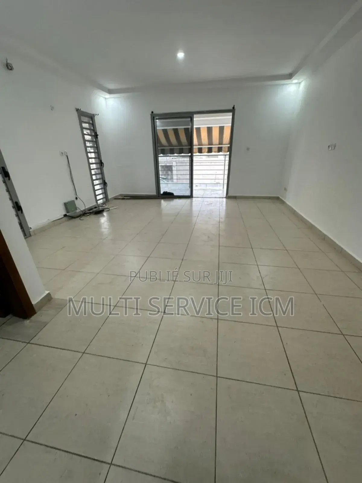 8chbre Duplex dans Ismaël Coulibaly, Cocody à Vendre