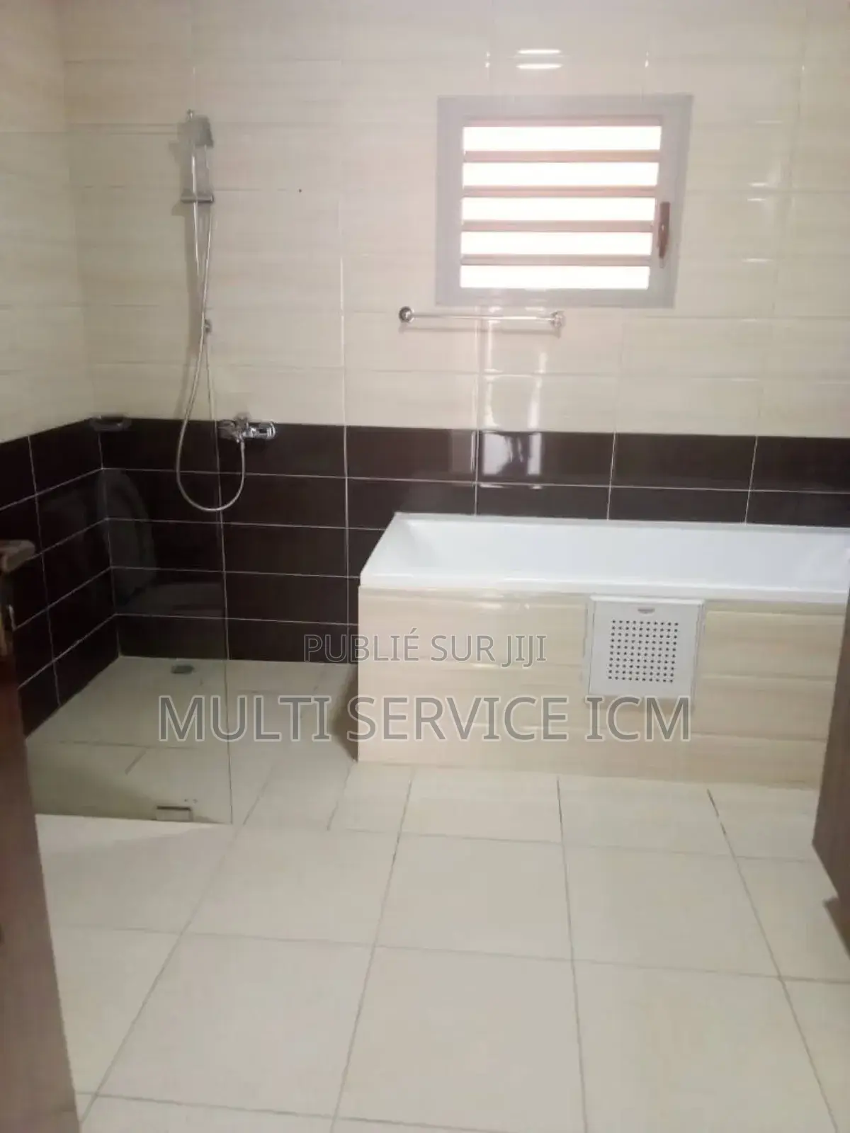 6chbre Duplex dans Ismaël Coulibaly, Cocody à Vendre