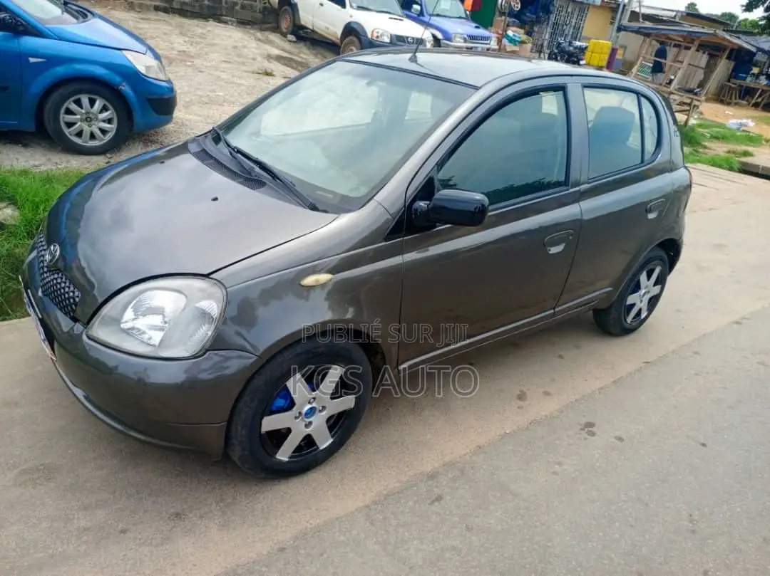 Toyota Yaris 1.4 2002 Gris