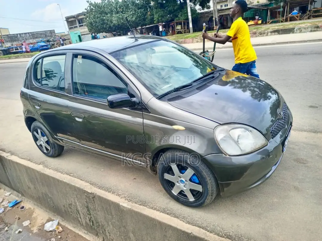 Toyota Yaris 1.4 2002 Gris