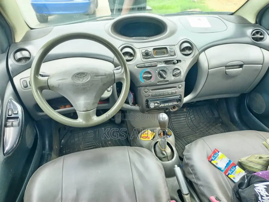 Toyota Yaris 1.4 2002 Gris
