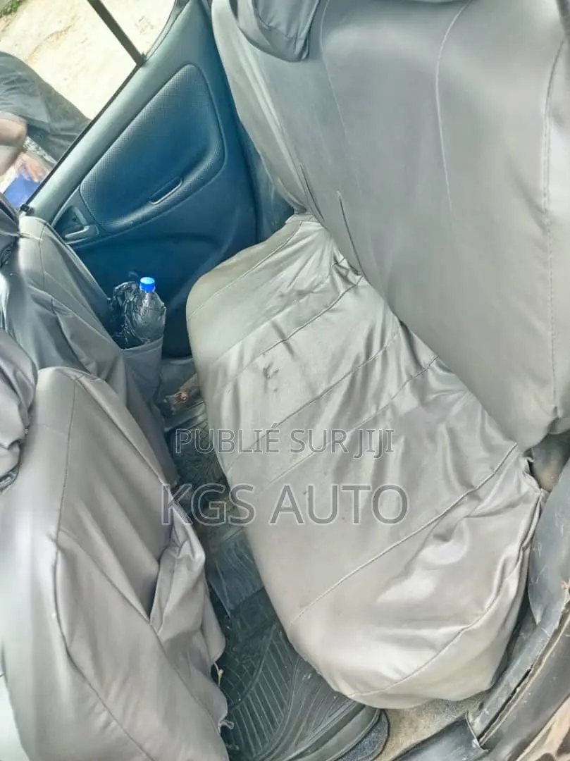 Toyota Yaris 1.4 2002 Gris