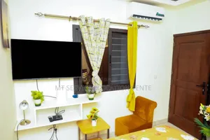 Furnished 1chbre Studio dans Mt Services, Cocody à Louer