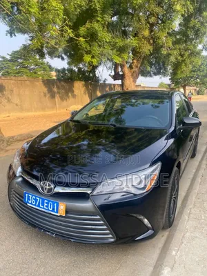 Toyota Camry LE FWD (2.5L 4cyl 8AM) 2018 Noir