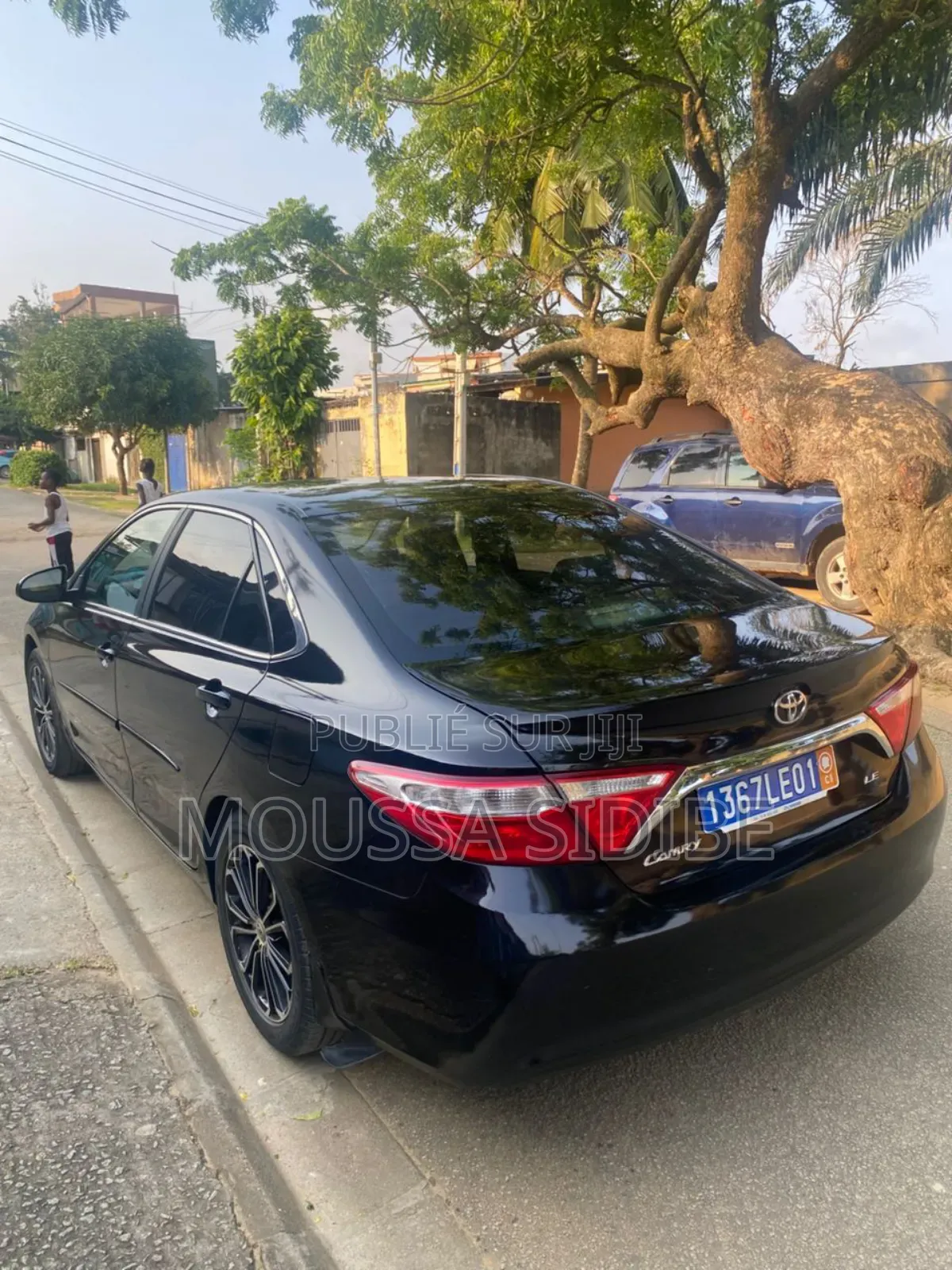 Toyota Camry LE FWD (2.5L 4cyl 8AM) 2018 Noir