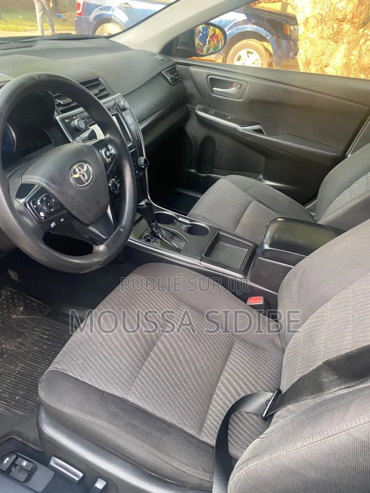 Toyota Camry LE FWD (2.5L 4cyl 8AM) 2018 Noir