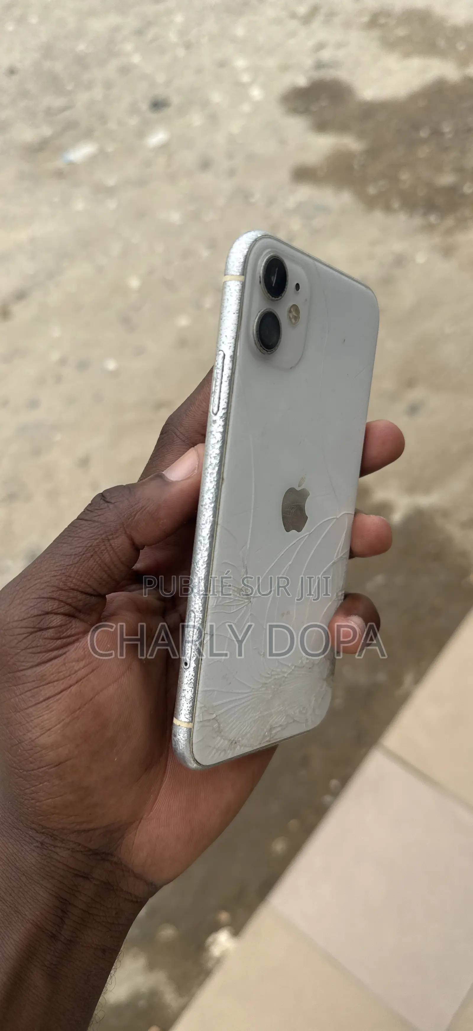 Apple iPhone 11 64 GB Blanc