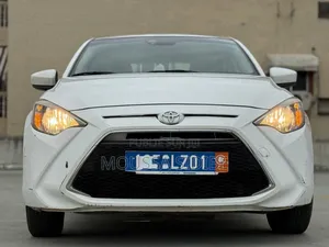 Toyota Yaris 1.5 Sedan L 2020 Blanc