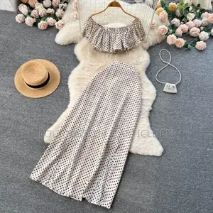 Haut Et Jupe Pour Femmes, Disponible en Plusieurs Couleurs.