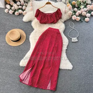 Haut Et Jupe Pour Femmes, Disponible en Plusieurs Couleurs.